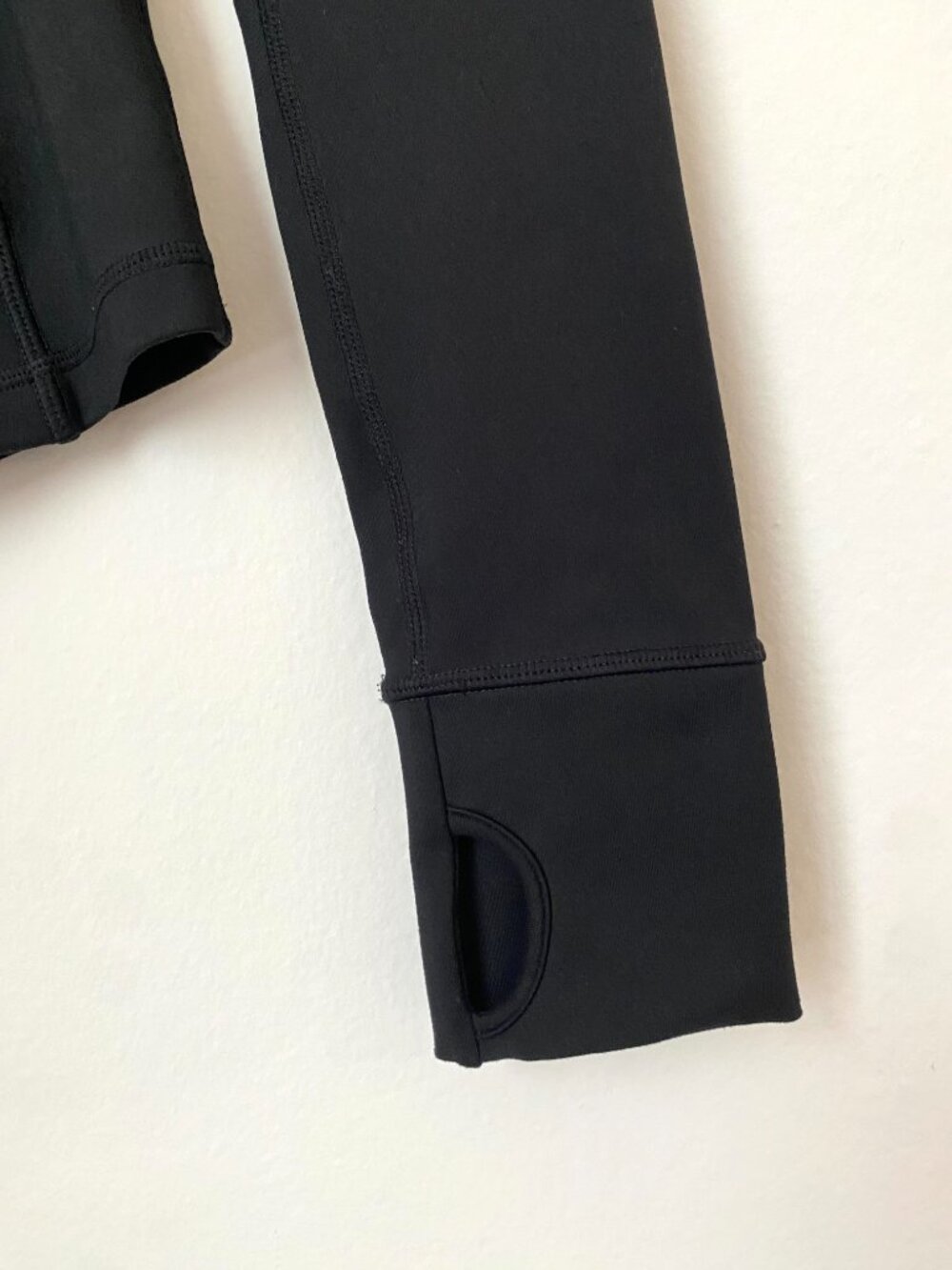Carbon38 Athletic Zip Up Hooded Jacket in Cloud Compression | Like New | Black - Picture 5 of 10